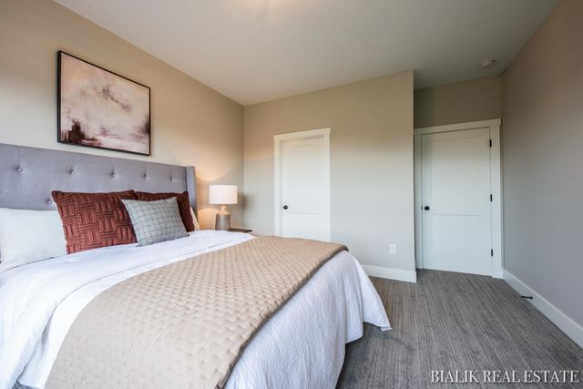 594 Sun Vale Lane, Grandville, MI 49418