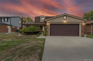 17903 Red Oaks Drive, Macomb Township, MI 48044