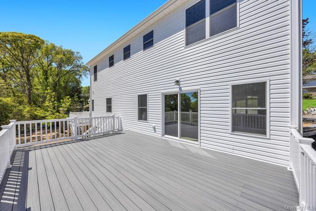 44 Elder Avenue, Farmingville, NY 11738