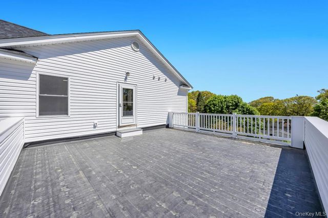 44 Elder Avenue, Farmingville, NY 11738