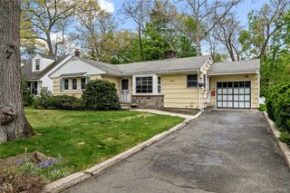 8 Birch Drive, South Huntington, NY 11746