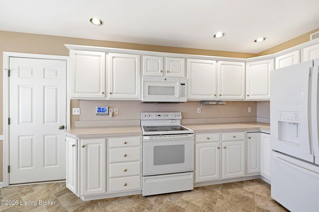 4232 Stilger Cir, Jeffersontown, KY 40299