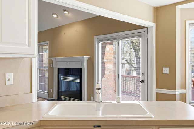 4232 Stilger Cir, Jeffersontown, KY 40299