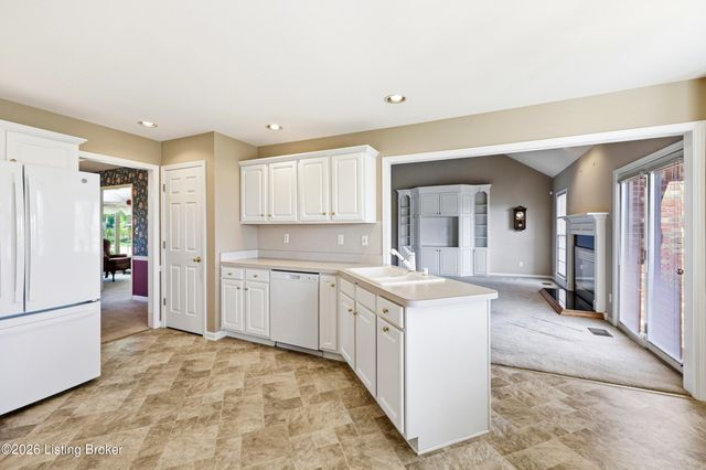 4232 Stilger Cir, Jeffersontown, KY 40299