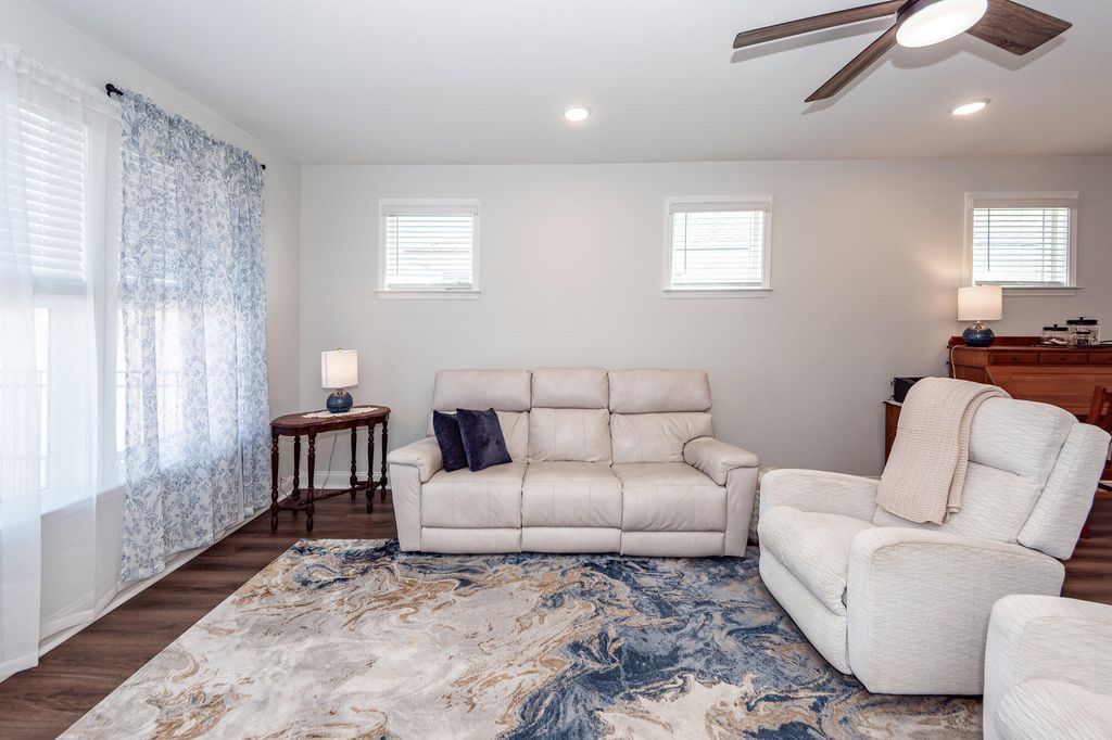 Image 15 of property listing at 350 Dahlia Row Drive, Summerville, SC 29486