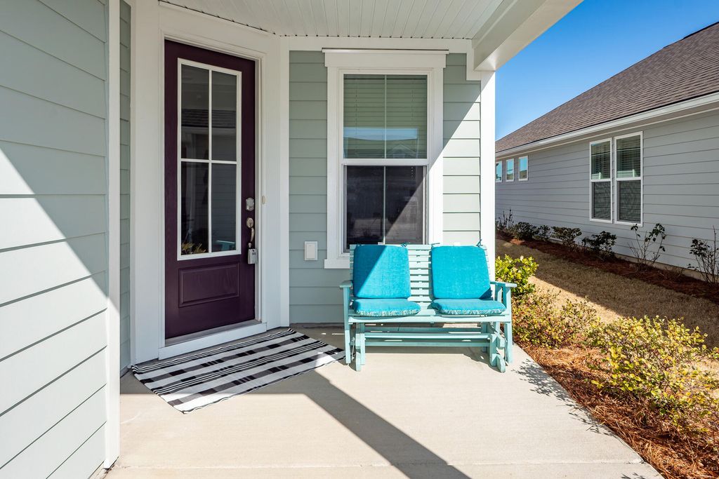 Image 3 of property listing at 350 Dahlia Row Drive, Summerville, SC 29486