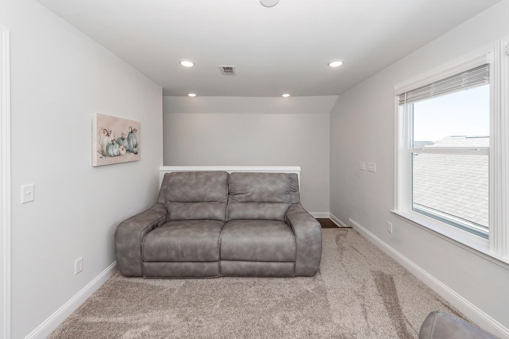 Image 34 of property listing at 350 Dahlia Row Drive, Summerville, SC 29486