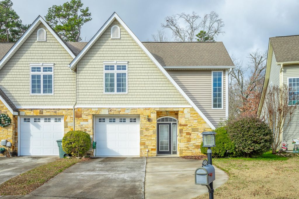 2709 Stone Trace Drive, Chattanooga, TN 37421