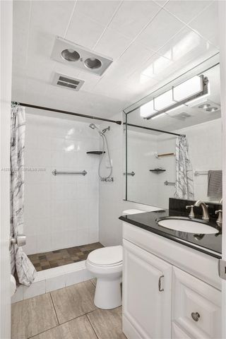 180 NE 12th Avenue 18, Hallandale Beach, FL 33009