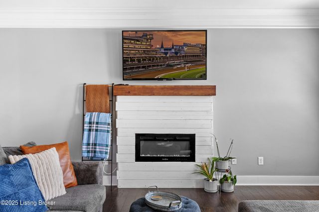 141 S River Crest, Mt Washington, KY 40047