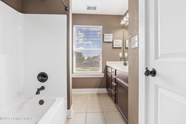 141 S River Crest, Mt Washington, KY 40047