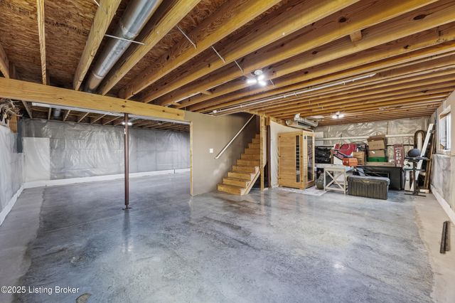 141 S River Crest, Mt Washington, KY 40047