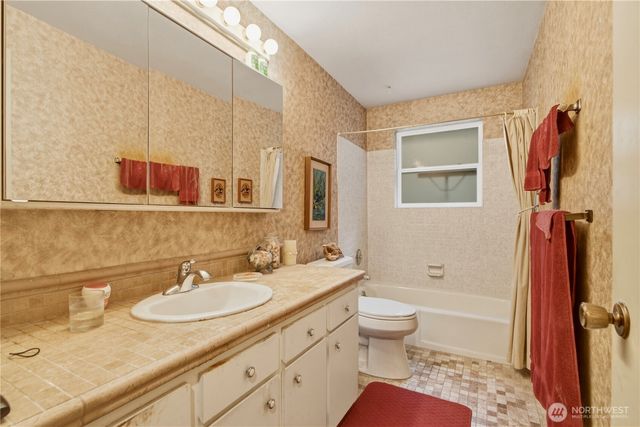 19640 SE 29th Street, Sammamish, WA 98075