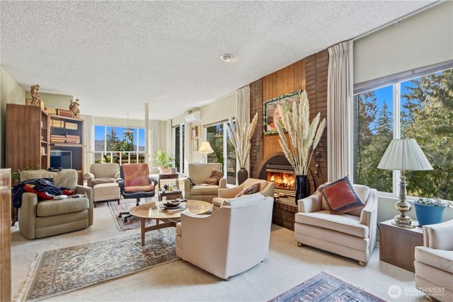 19640 SE 29th Street, Sammamish, WA 98075