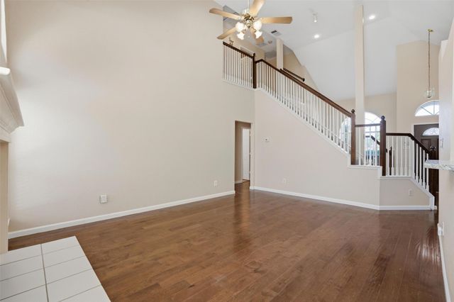 1136 Breezewood Drive, Lewisville, TX 75077