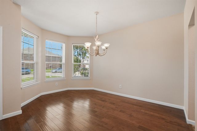 1136 Breezewood Drive, Lewisville, TX 75077