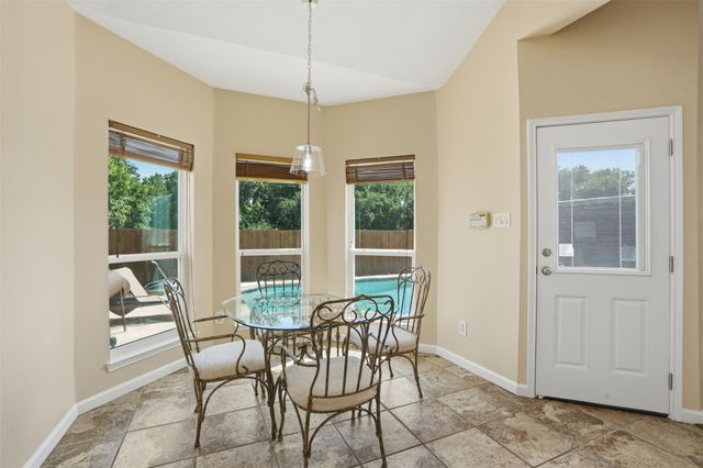 1136 Breezewood Drive, Lewisville, TX 75077
