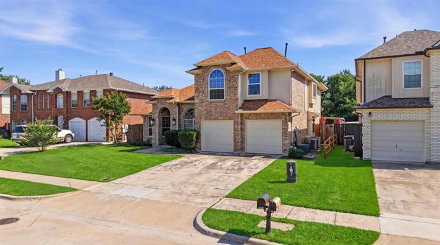 1136 Breezewood Drive, Lewisville, TX 75077