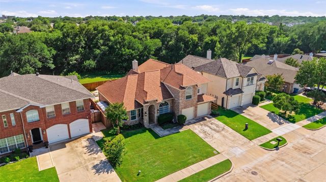 1136 Breezewood Drive, Lewisville, TX 75077