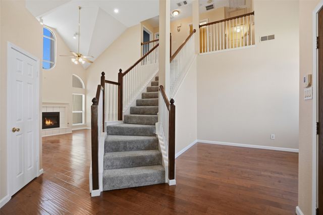 1136 Breezewood Drive, Lewisville, TX 75077