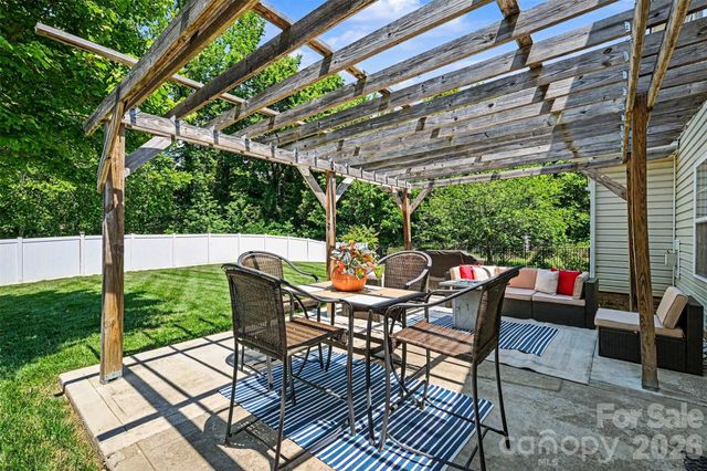 10103 Caldwell Forest Drive, Charlotte, NC 28213