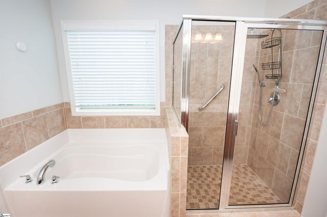 454 Wolfbend Road, Woodruff, SC 29388