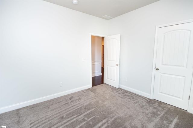454 Wolfbend Road, Woodruff, SC 29388