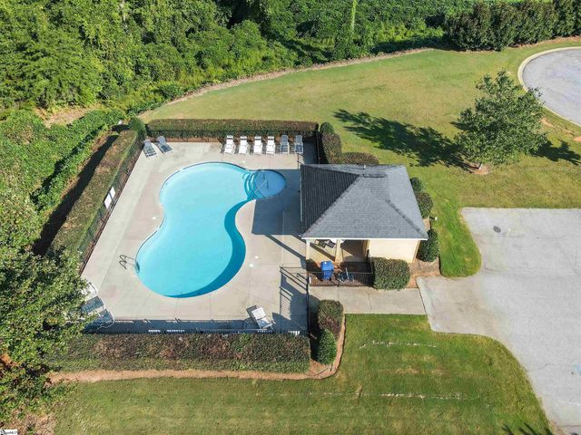 454 Wolfbend Road, Woodruff, SC 29388