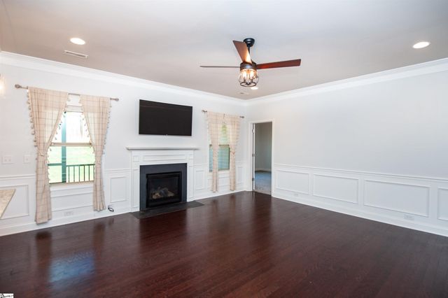 454 Wolfbend Road, Woodruff, SC 29388