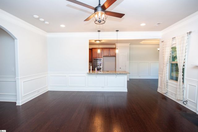 454 Wolfbend Road, Woodruff, SC 29388