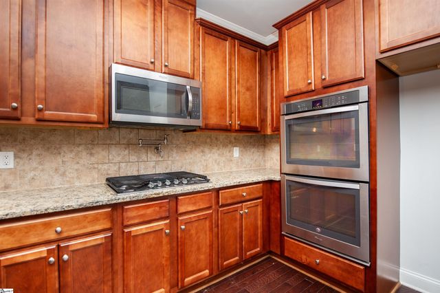 454 Wolfbend Road, Woodruff, SC 29388