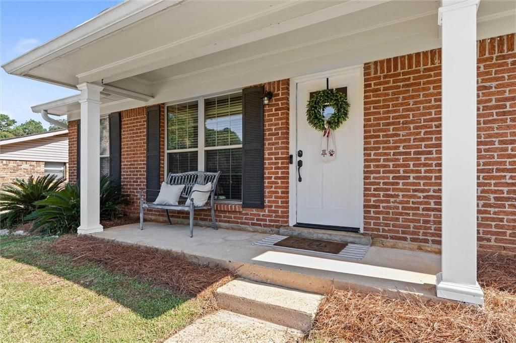 5612 Vista Bonita Drive, Mobile, AL 36609 — exterior