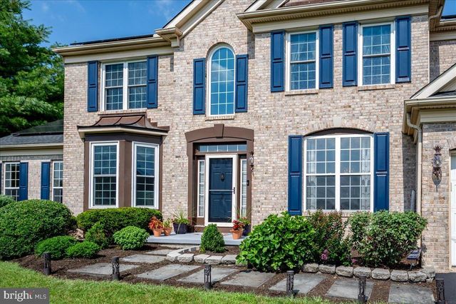 2 HUMMINGBIRD LN, Newark, DE 19711