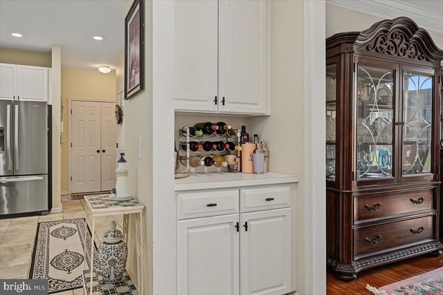 2 HUMMINGBIRD LN, Newark, DE 19711