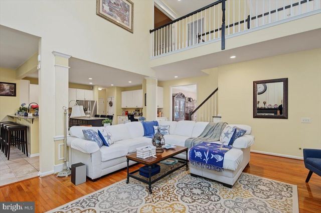 2 HUMMINGBIRD LN, Newark, DE 19711