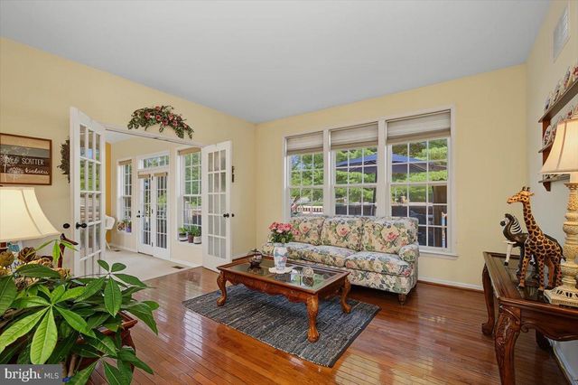 2 HUMMINGBIRD LN, Newark, DE 19711
