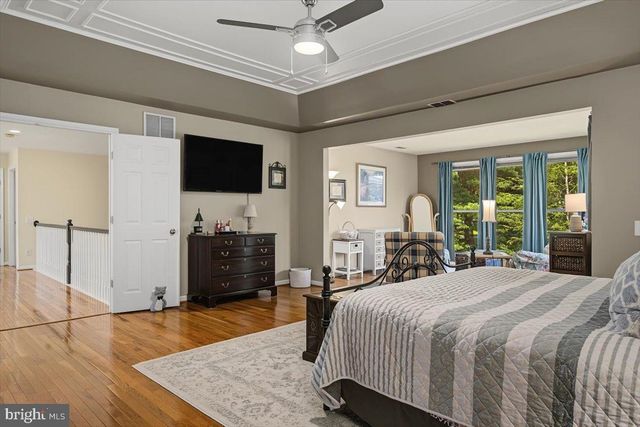 2 HUMMINGBIRD LN, Newark, DE 19711