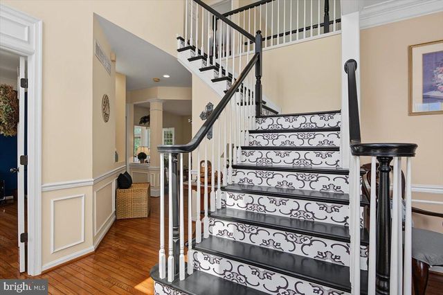 2 HUMMINGBIRD LN, Newark, DE 19711