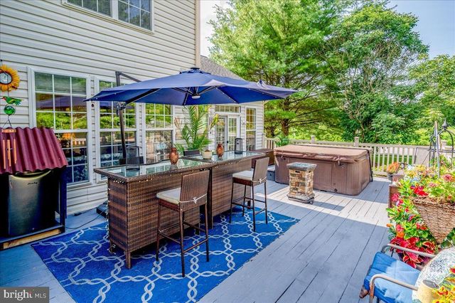 2 HUMMINGBIRD LN, Newark, DE 19711