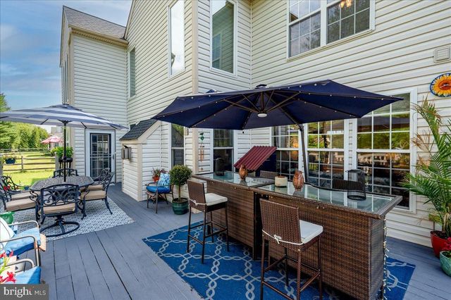 2 HUMMINGBIRD LN, Newark, DE 19711
