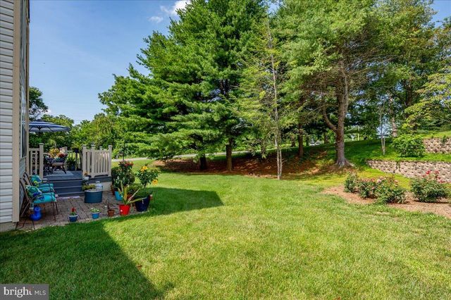 2 HUMMINGBIRD LN, Newark, DE 19711