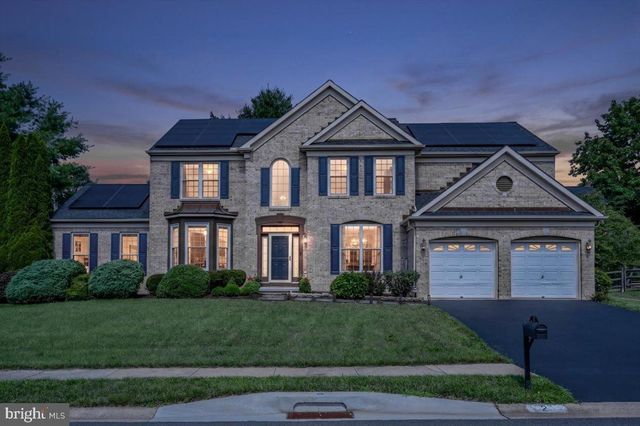 2 HUMMINGBIRD LN, Newark, DE 19711