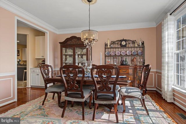 2 HUMMINGBIRD LN, Newark, DE 19711