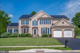 2 HUMMINGBIRD LN, Newark, DE 19711