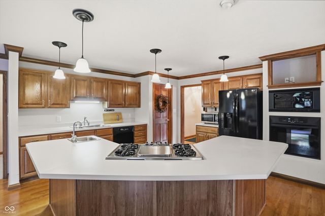 11757 Pebblepointe Pass, Carmel, IN 46033