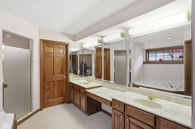 11757 Pebblepointe Pass, Carmel, IN 46033