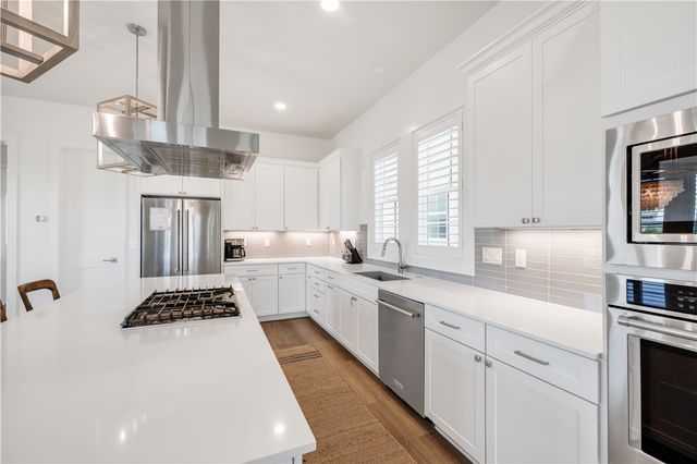 320 S Shore Dr, Port Aransas, TX 78373
