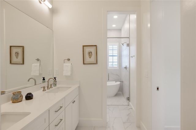 320 S Shore Dr, Port Aransas, TX 78373