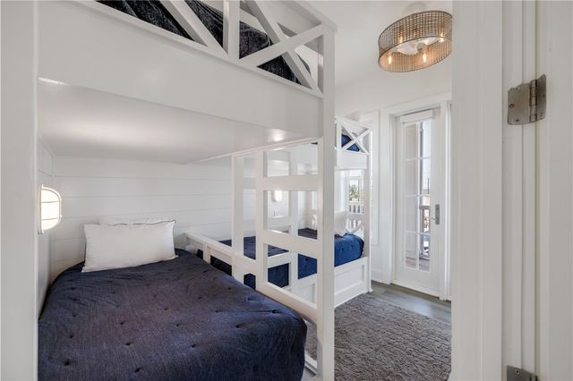 320 S Shore Dr, Port Aransas, TX 78373