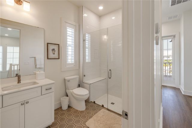 320 S Shore Dr, Port Aransas, TX 78373